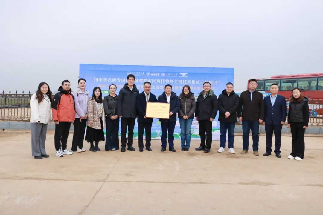 f32ae6db1f44d38bee5898308bfd9e00.jpg