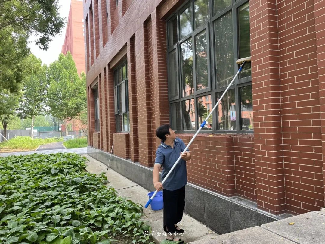 秦雨凡2.jpg